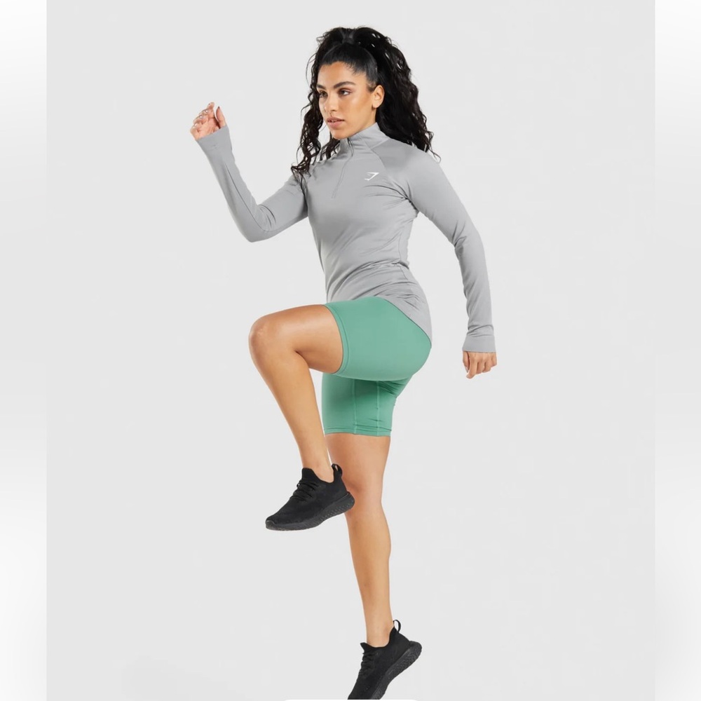 Gymshark Training 1/4 Zip pullover size S, NWOT silver gray